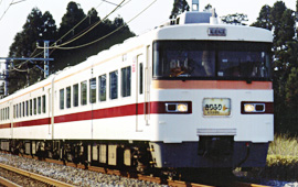 東武 300 型特急電車が今春引退、夜行列車はどうなる？