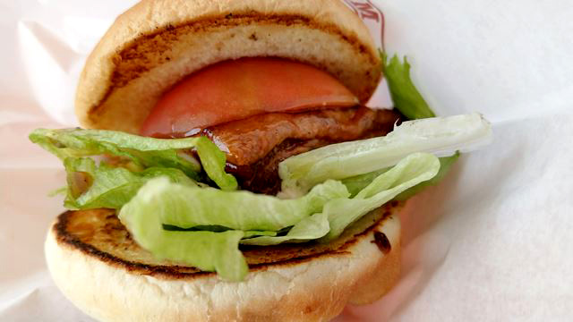 レイクタウン「バーガーフェス」で日本で３番目の「ちゃあしゅうバーガー」！