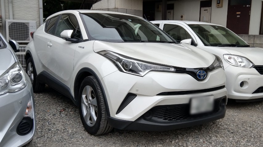 「見える」は重要 トヨタ C-HR の後方視界について