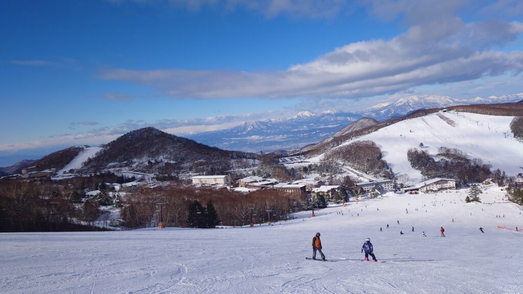 雪少ないです…… 2023 シーズン初滑り＠志賀高原