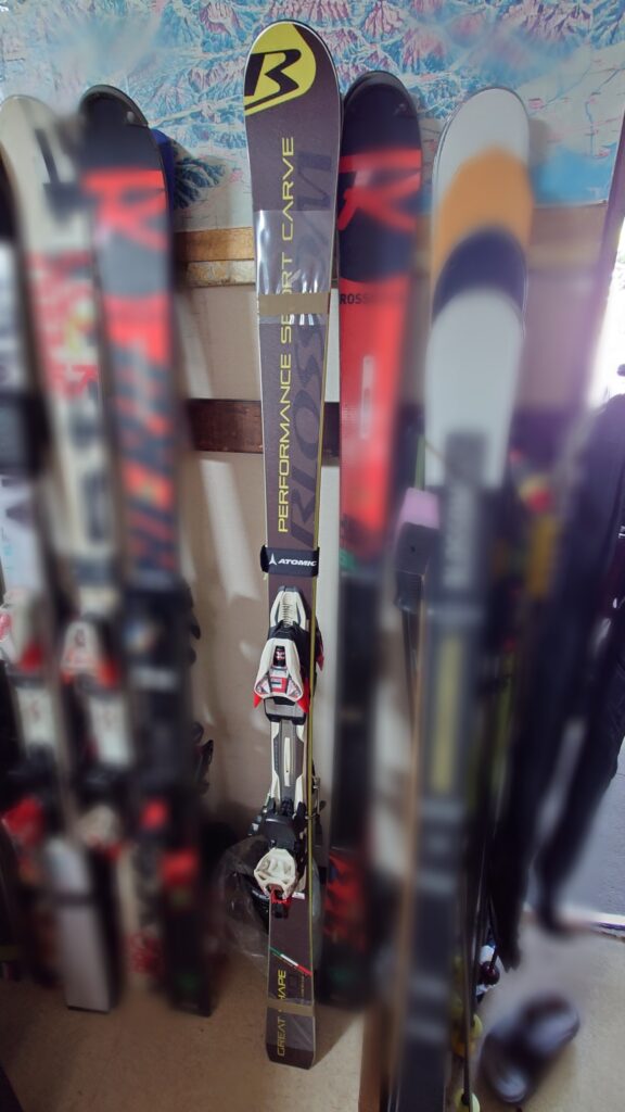 誘惑発生…… スキーをチューンナップに出してきました