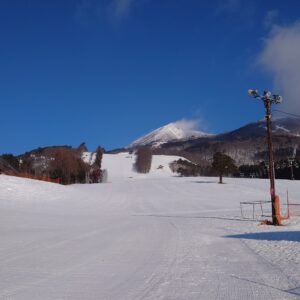 スキーを車内にすっきり収納！イレクターでスキーラック作成（Part.1 組み立て編）