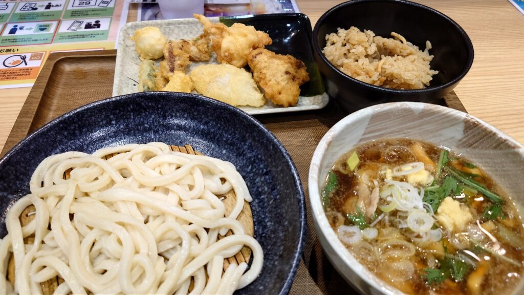 システマチックに食べ放題。武蔵野うどん小麦晴れに行ってきました